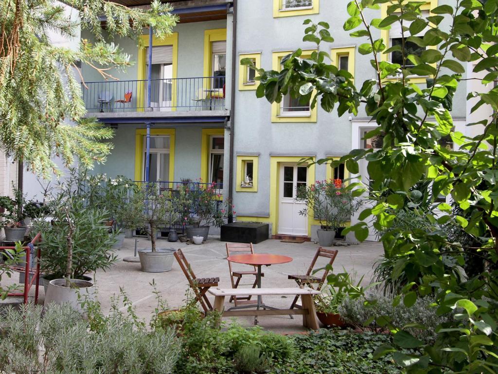 Apartments Spalenring 10 Базель Номер фото